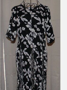 NWT Sahiba Black & White Floral Maxi Dress - Bold Hibiscus Print Sz L -- Rayon